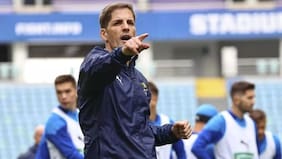 Dirigió a dos chilenos: DT es acusado de ser despedido del Sochi por depender de ChatGPT