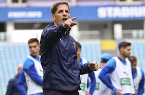 Dirigió a dos chilenos: DT es acusado de ser despedido del Sochi por depender de ChatGPT