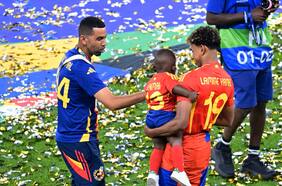 Quién es Mounir Nasraoui, el polémico padre de Lamine Yamal que vuelve a hacer ruido en Europa