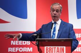 Nigel Farage, el impulsor del Brexit, vuelve a la política británica y se postula para elecciones del 4 de julio
