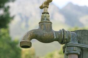 Estas son las cinco medidas para detener el racionamiento de agua potable en la Región Metropolitana