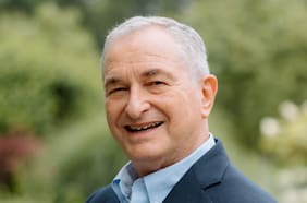 Arturo Porzecanski: “Ahora la gente quiere en Chile a alguien que patee el tablero, pero en una dirección constructiva”