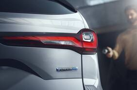 Nuevo teaser: el Mazda CX-90 asoma su trasera