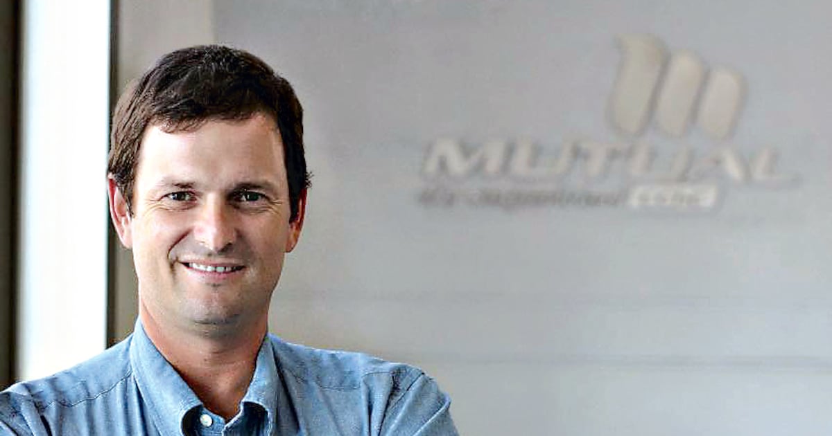 Felipe Bunster ghi lại cảnh người dân Chile đối mặt với hậu quả của cơn bão lịch sử khi việc chủ động không còn là lựa chọn (Ảnh: La Tercera).