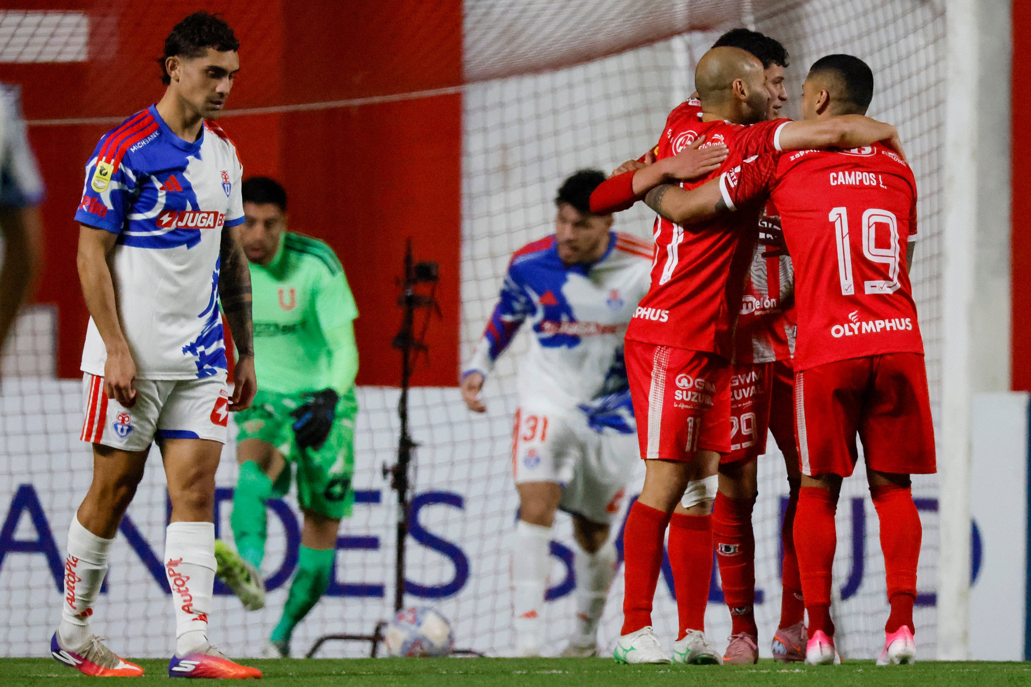Pese a una jornada llena de errores: la U reacciona sobre el final ante La Calera y le arrebata un empate en la Copa Chile