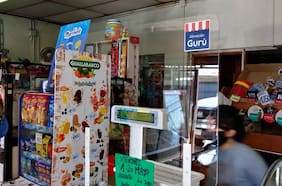 Precios para almaceneros acumulan alzas mayores a las de la inflación general y ajustan sus hábitos de compra