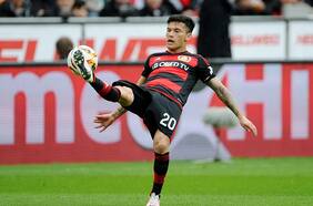 Charles Aránguiz se resiente de una antigua lesión y abandona la práctica del Leverkusen