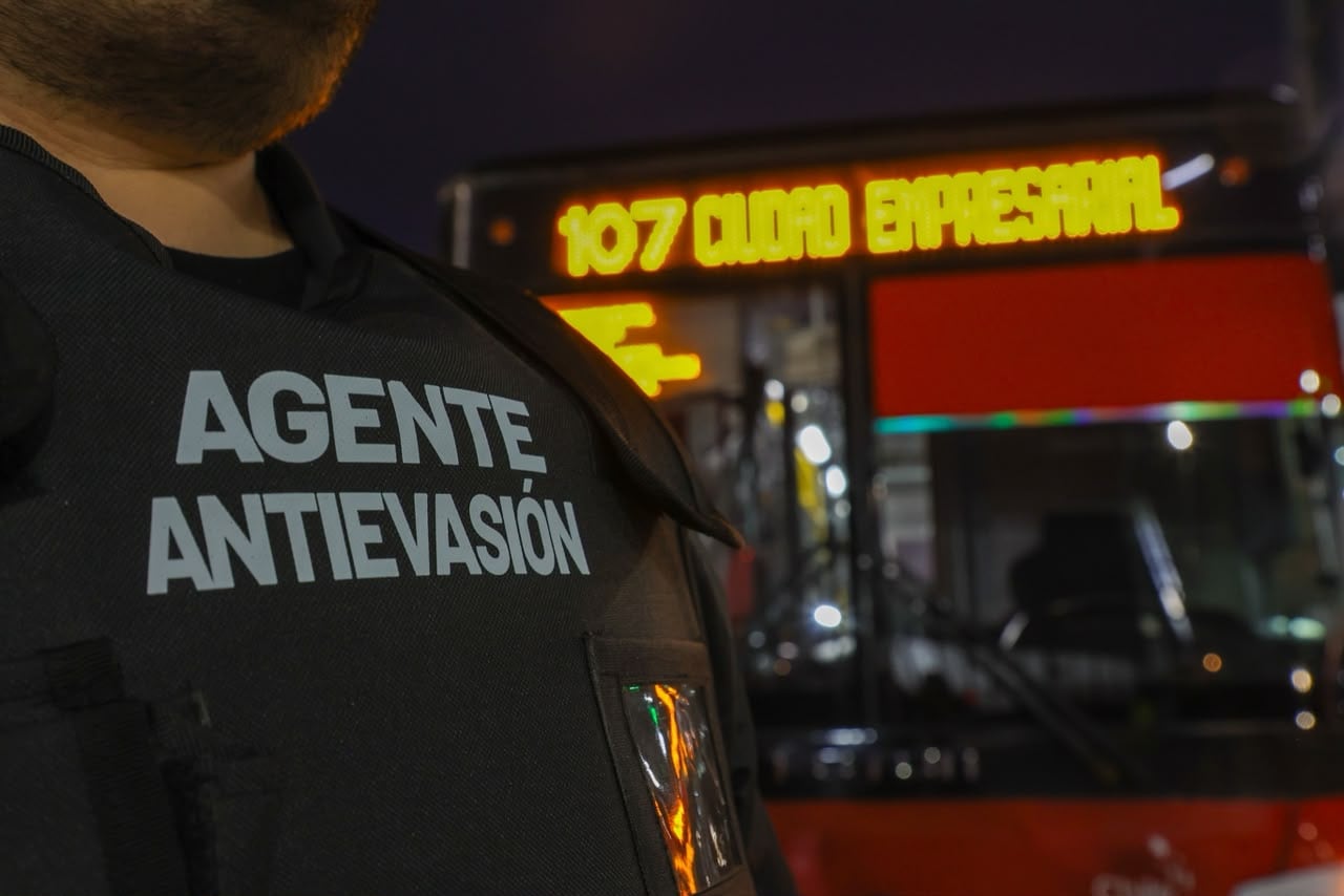 Servicio 107 de Red Movilidad dará inicio a plan piloto con agentes antievasión para reforzar el pago del pasaje