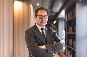 Gobierno de Kast usa “bala de plata” y designa a Fernando Riveros como nuevo superintendente de Salud