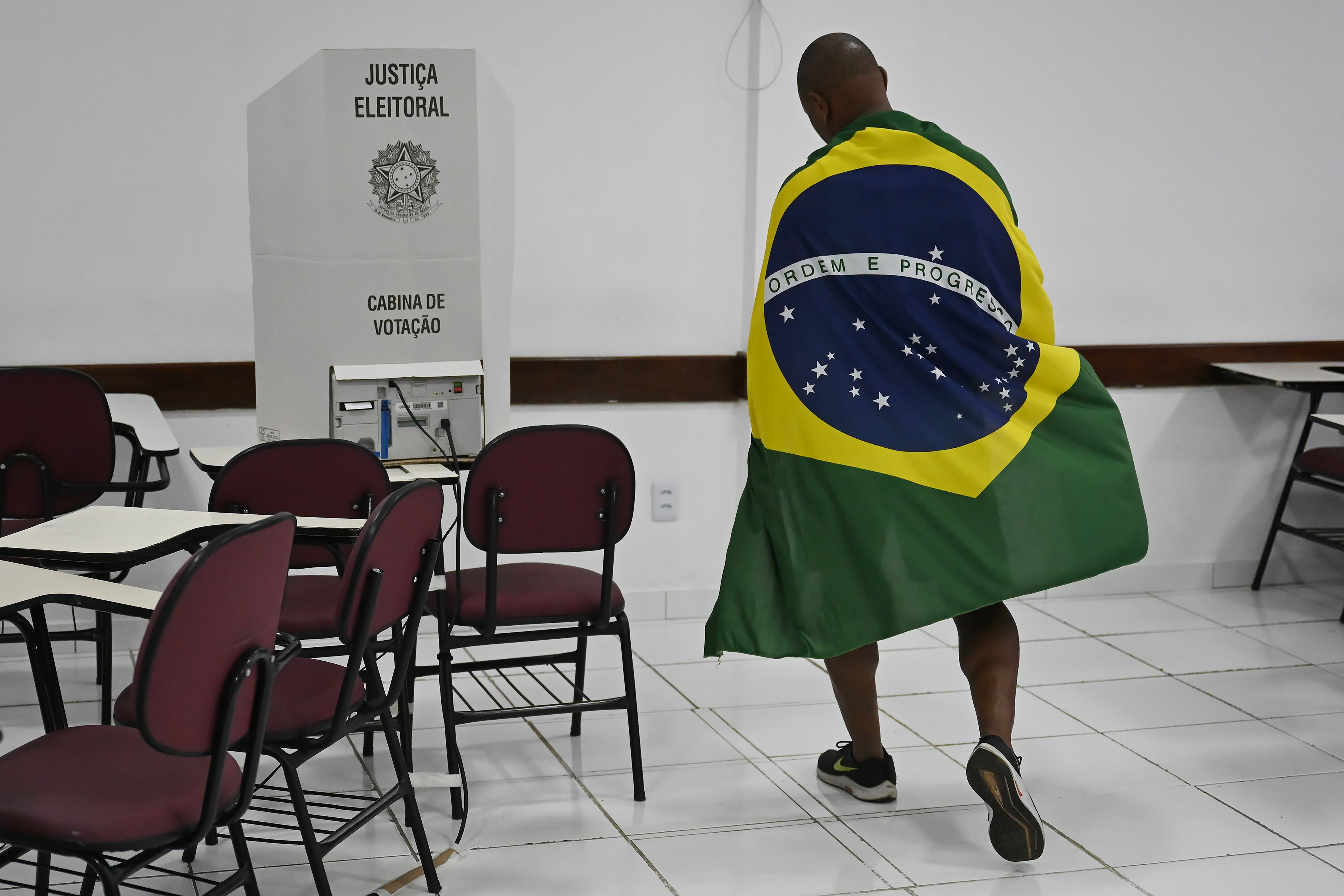 Policía Federal de Brasil detiene a 28 personas por presuntos delitos electorales durante jornada de votación