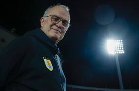 Bielsa se emociona en su regreso al Nacional: “Soy muy agradecido; aquí di todo lo que pude y tampoco conseguí cosas importantes”