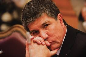 CDE mantiene en estudio querella contra Manuel Monsalve aunque ya descartó hacerse parte en el delito de violación contra funcionaria