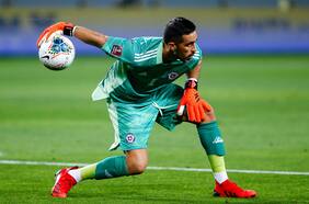 En la elite: Claudio Bravo aparece entre los 50 mejores arqueros del mundo en los últimos 35 años