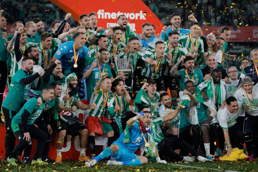 Betis, Sevilla y Elche: chilenos conocen a sus modestos rivales en la primera ronda de la Copa del Rey