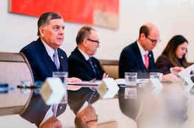 La Moneda resiste la presión oficialista a ajustar su esquema de vocerías