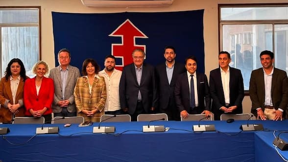 Diputados versus senadores: la pugna en la DC por la megarreforma de Kast