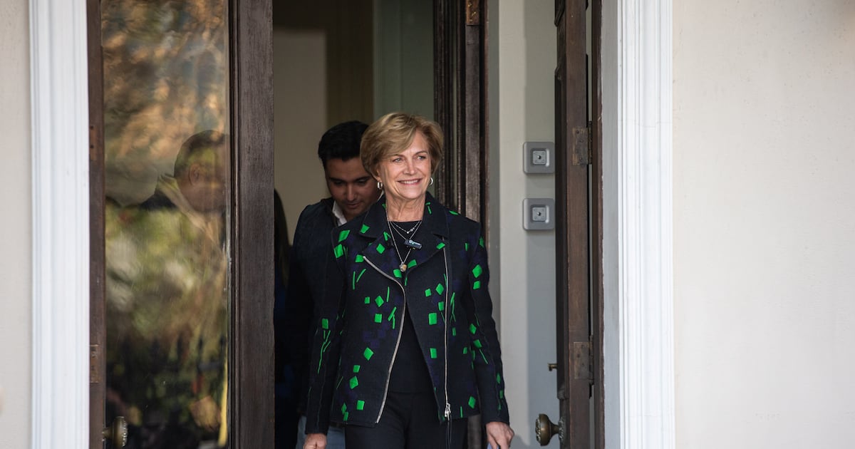 Evelyn Matthei lidera las percepciones presidenciales: Estrategia digital y tensiones políticas tras la CEP