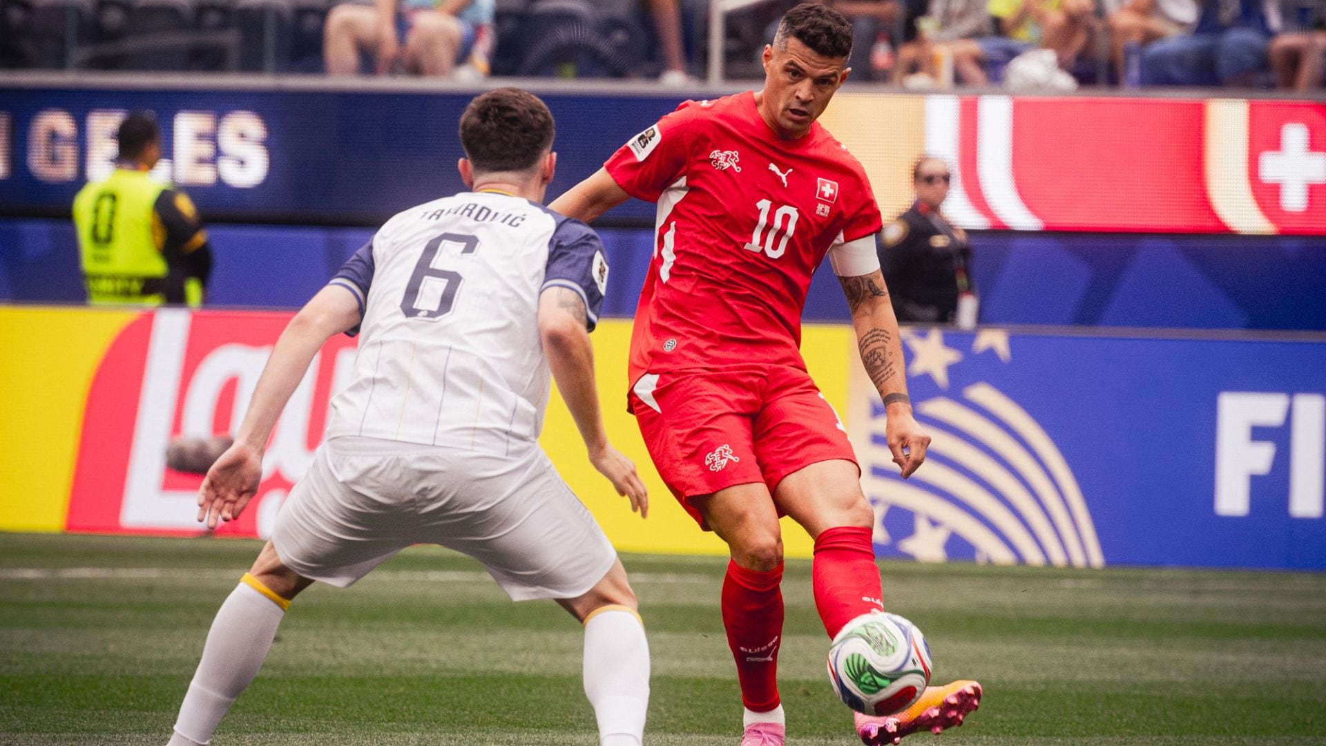 Goleada clave para avanzar de ronda: Suiza da el golpe ante Bosnia y Herzegovina y se instala como líder del Grupo B