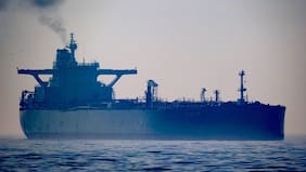 Qué es la “flota fantasma” de Rusia y cómo es utilizada para evadir las sanciones de Occidente