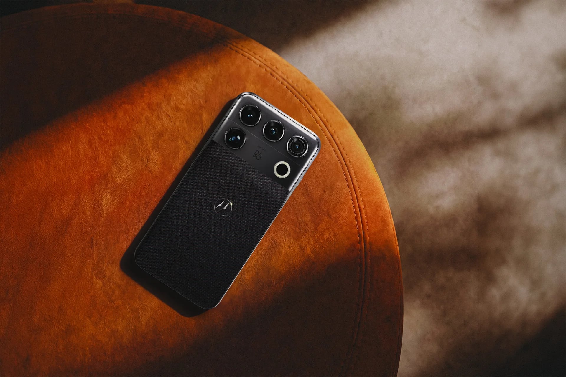 Motorola presenta el Signature 27: su nuevo celular premium con Snapdragon 8 Elite Extreme Gen 6, IA de Google y cámara de 200 MP