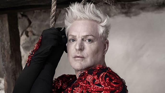 Andy Bell, voz histórica de Erasure: “Nuestras canciones están planeadas para la radio, no están hechas para Spotify”