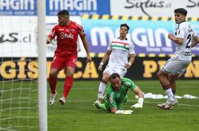 Palestino cae ante Ñublense y no logra darle caza a la U y Coquimbo