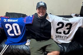 La historia detrás de las camisetas de Arturo Vidal y Charles Aránguiz que rifa el hijo de Kalule Meléndez