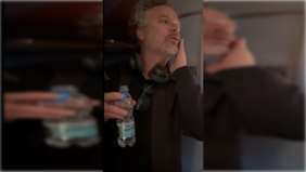 Detienen en Brasil a pasajero chileno por insultos homofóbicos y racistas en vuelo comercial