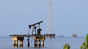 Beijing busca proteger sus “intereses legítimos” en Venezuela mientras empresa de EE.UU. se haría cargo de yacimientos petroleros operados por China y Rusia