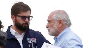 Cita con Boric y coordinación con el PS: los pasos de Montes en medio de la amenaza de una nueva AC en su contra