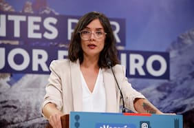 Pensiones: Vallejo llama a reponer fórmula de 3%-3% aludiendo a Piñera y desata crítica de la oposición