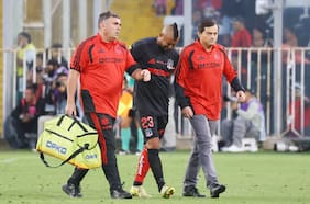 Arturo Vidal pone incertidumbre en Colo Colo tras salir lesionado: “Hay que verlo; ojalá estar para el próximo partido”