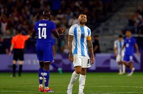 El feroz ninguneo de Nicolás Otamendi a jugador francés tras la polémica eliminación de Argentina en los Juegos Olímpicos
