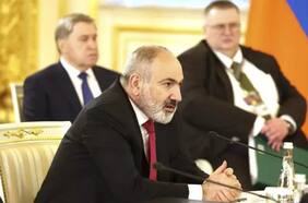 El primer ministro de Armenia sale ileso de un aterrizaje forzoso de su helicóptero