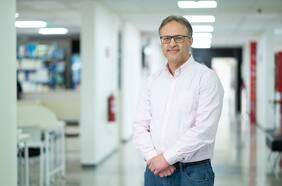 La historia de cómo un astrónomo chileno participó en crucial hallazgo científico