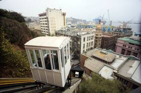 Valparaíso: ninguno de los 10 ascensores comprados por el Estado en 2012 está en funcionamiento