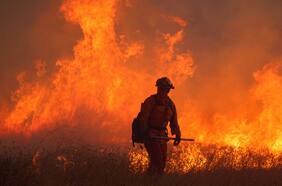Nuevos incendios obligan a masivas evacuaciones en Los Ángeles