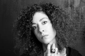 Leila Guerriero: “Estuve muy iracunda con los discursos romantizados sobre la pandemia, con los discursos torpes que decían que íbamos a salir mejor”