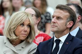 La demanda del presidente Macron contra una influencer que difundió que su esposa Brigitte es hombre