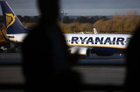 Ryanair amenaza con suprimir 3.500 empleos si no puede rebajar los salarios