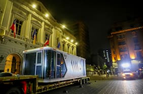 Municipalidad de Santiago instala módulo de seguridad en Plaza de Armas que estará operativo las 24 horas del día durante todo el año