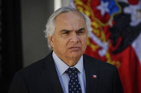 “Maniobra de distracción” y “le hace muy mal a la democracia”: las reacciones de los diputados aludidos en querella de Chadwick