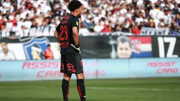 Se acabó el idilio: las razones de Vozinha para anticipar el retorno a Colo Colo después de magras jornadas en Cabo Verde