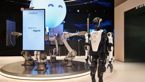 Cómo es la Honor Alpha Store con IA inmersiva y robots humanoides
