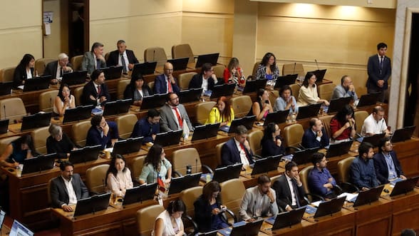 Diputados opositores y del PDG ingresan requerimiento al TC contra ley de Escuelas Protegidas