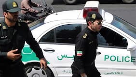 Policía iraní amenaza con tratar “como al enemigo” a quien salga a protestar contra el régimen