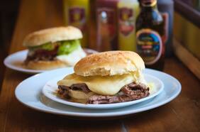 Día del Barros Luco: los locales que festejarán con promociones