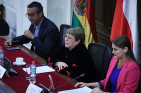 Marcado por reuniones sobre crisis de seguridad: Parlamento Andino culmina su encuentro en Chile con una condecoración a expresidenta Bachelet