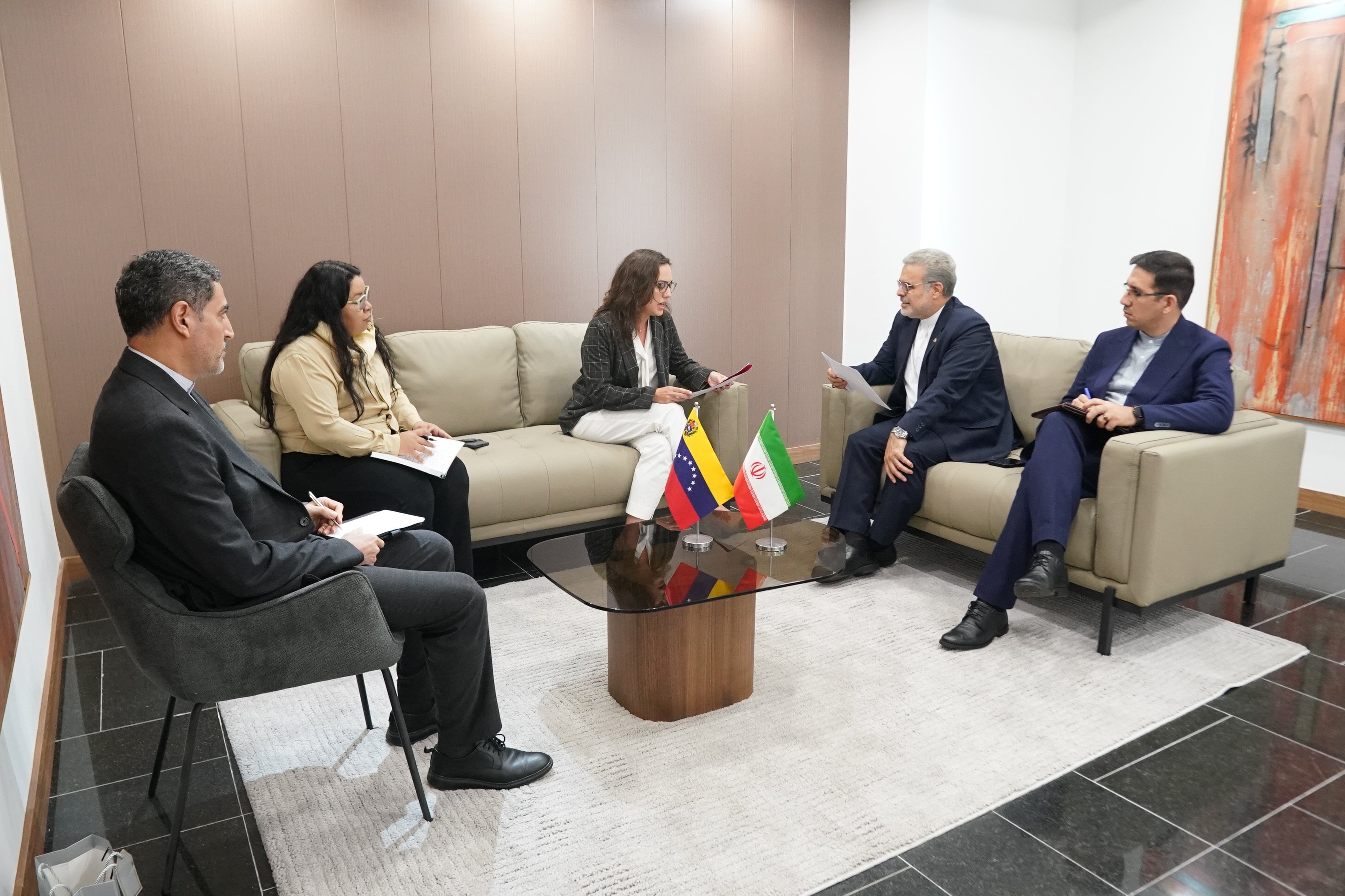 Venezuela entrega nota de protesta al embajador iraní por expresiones “despectivas” sobre sus autoridades