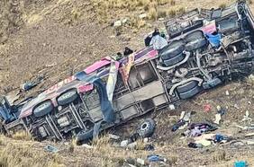 Qué se sabe del trágico accidente en Perú donde un bus cayó a un barranco